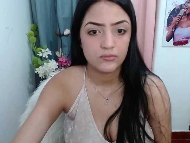 Live sex webcam photo for Skinnyhorny #271400954