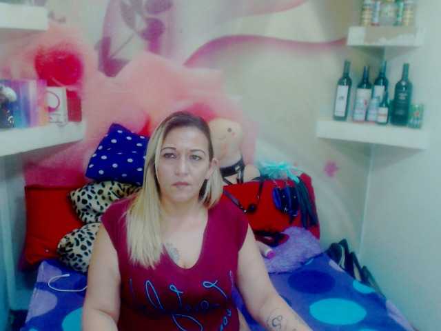 Live sex webcam photo for annysalazar #271422156