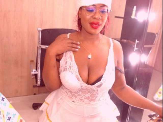 Live sex webcam photo for LizaDouson #271413800