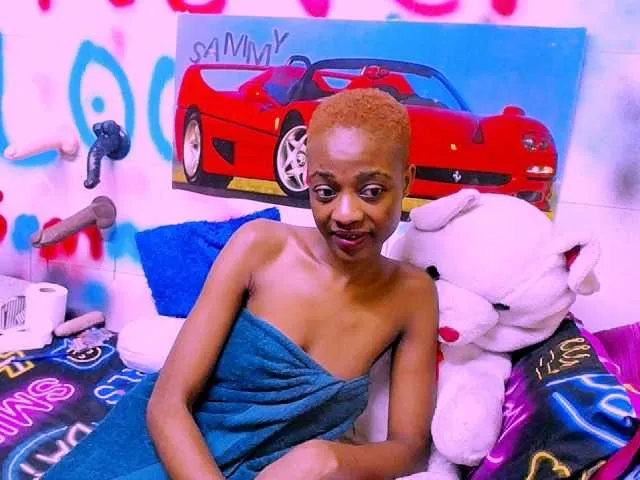 Live sex webcam photo for JahFoxy #271417688