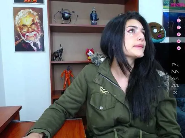 Live sex webcam photo for CharlloteWolf #271410144