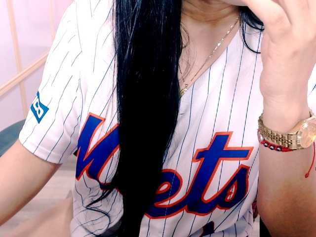 Live sex webcam photo for xPrettyhellen #271410666