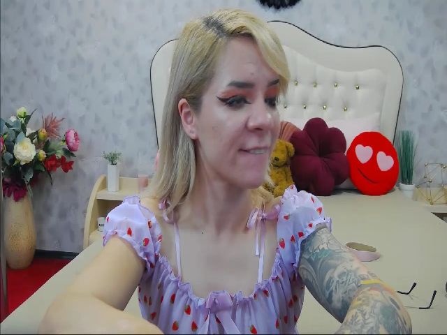 Live sex webcam photo for Misha_Diamond #271412424