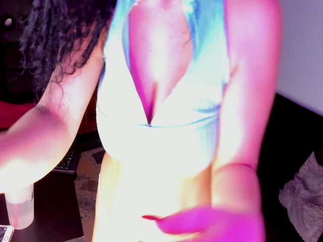 Live sex webcam photo for Anisabinnaz #271408829