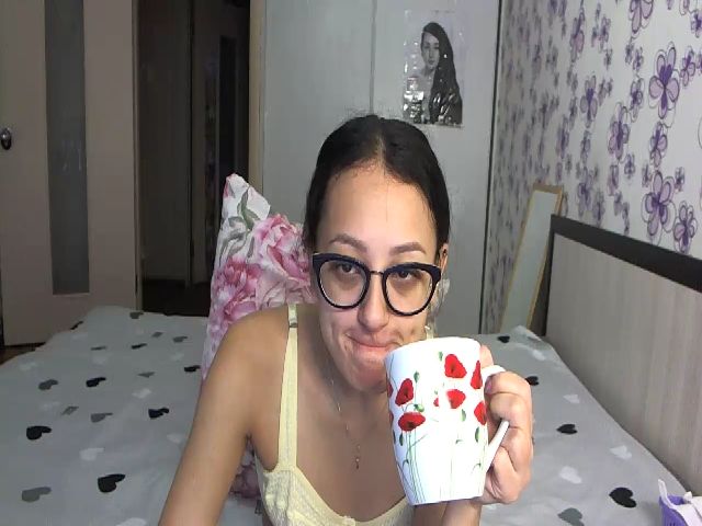 Live sex webcam photo for LiaCherryPie #271411557
