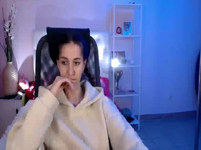 Live sex webcam photo for SoloVB #271418987