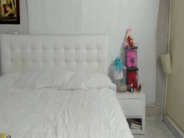 Live sex webcam photo for Slinky_angel #271425272