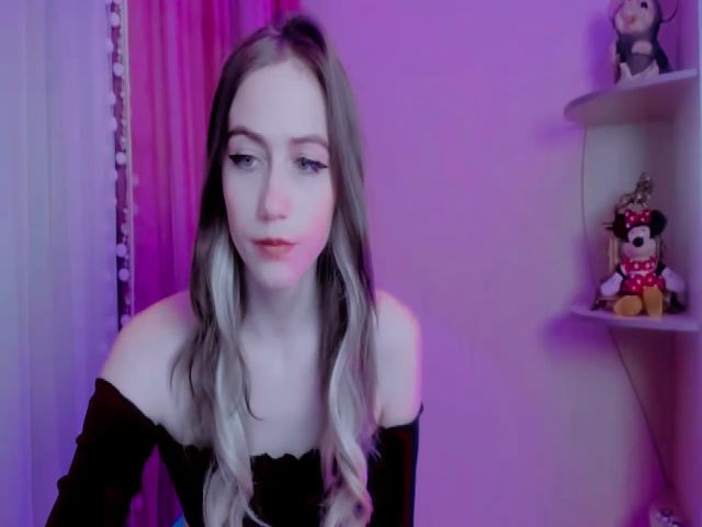 Live sex webcam photo for ScarletAmber #271411692