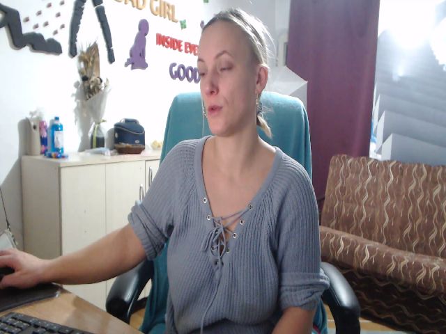 Live sex webcam photo for LiaMelanyy #271412170