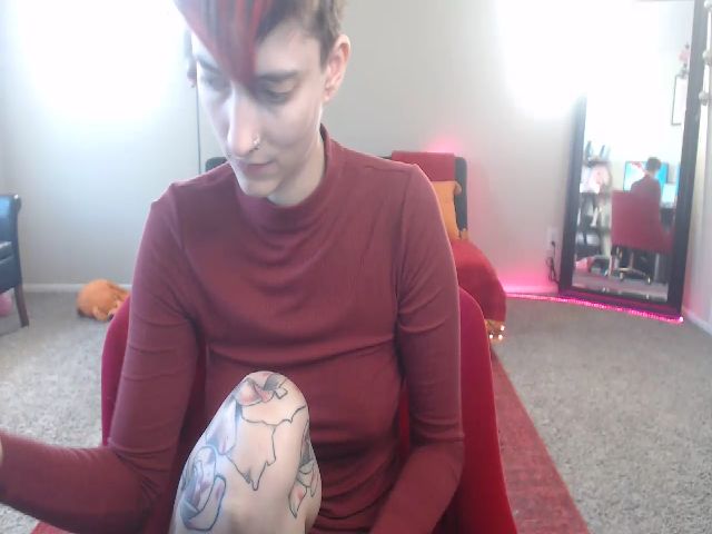 Live sex webcam photo for MollyMeowz #271424233