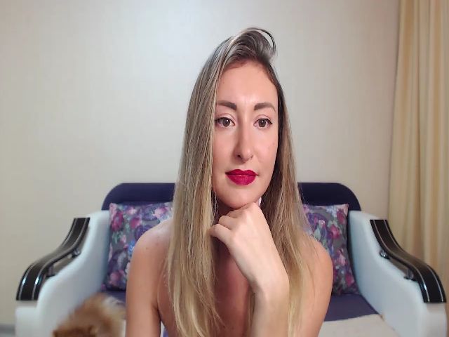 Live sex webcam photo for Veronica_4u #271422903