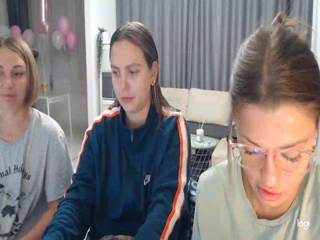 Live sex webcam photo for Emi_lywild #271412625