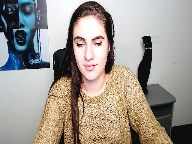 Live sex webcam photo for MollyKiss_ #271420418