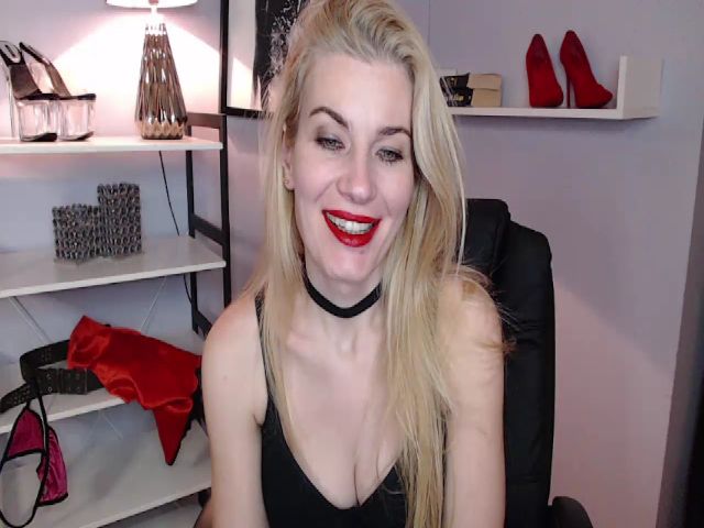 Live sex webcam photo for SOFIExMFC #271410872