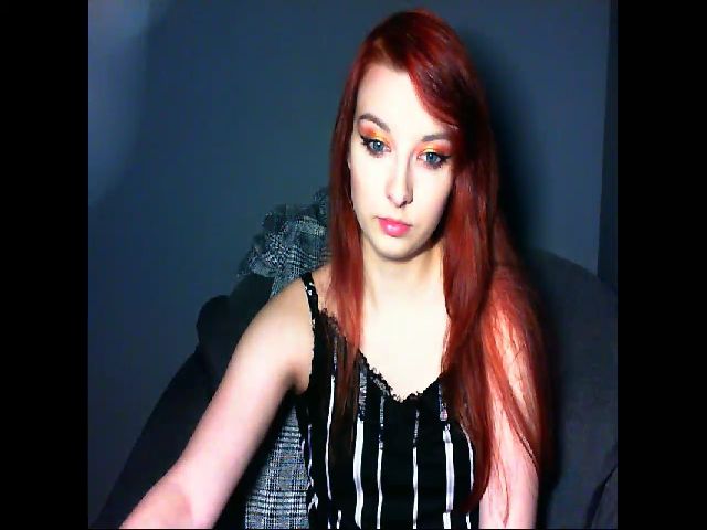 Live sex webcam photo for VirginLuna18 #271420146