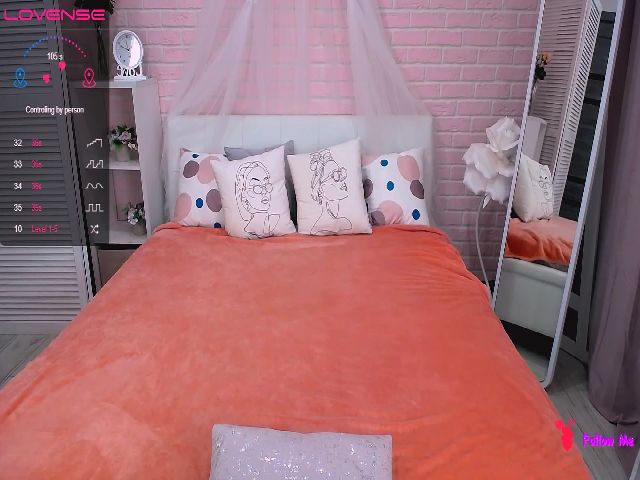 Live sex webcam photo for KerryBlair #271412053