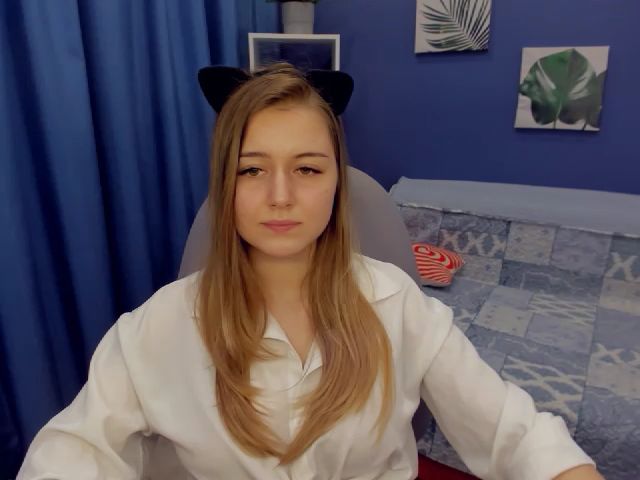 Live sex webcam photo for LorraineIce #271418281
