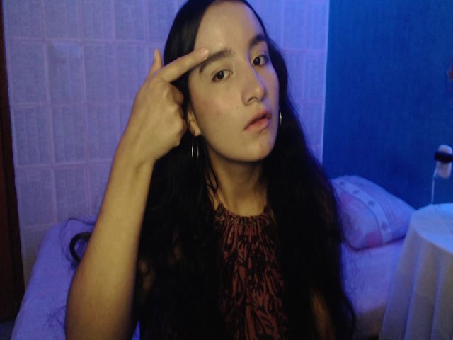 Live sex webcam photo for YoursLauren #271415921