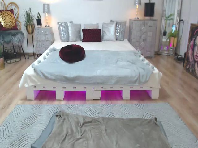 Live sex webcam photo for EvaBarby #271412590