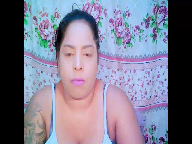 Live sex webcam photo for Indiantopaz69 #271414867