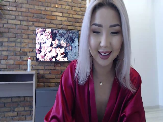 Live sex webcam photo for MinggLee_ #271414927