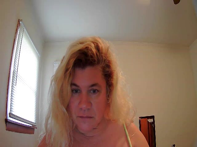 Live sex webcam photo for HayleyJane38k #271423611