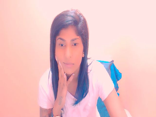 Live sex webcam photo for INDIANGOLD #271417969