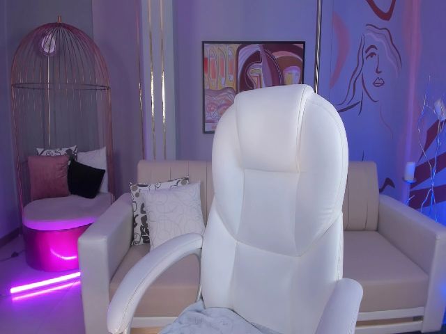 Live sex webcam photo for EvelynHarrisX #271423187