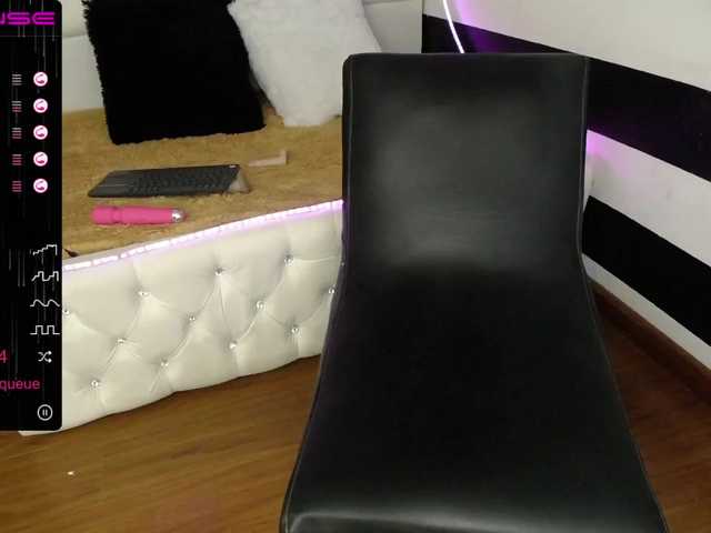 Live sex webcam photo for Helen-Klaus #271421983