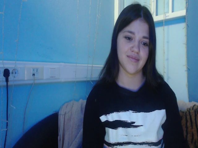 Live sex webcam photo for Emma_One1 #271412608