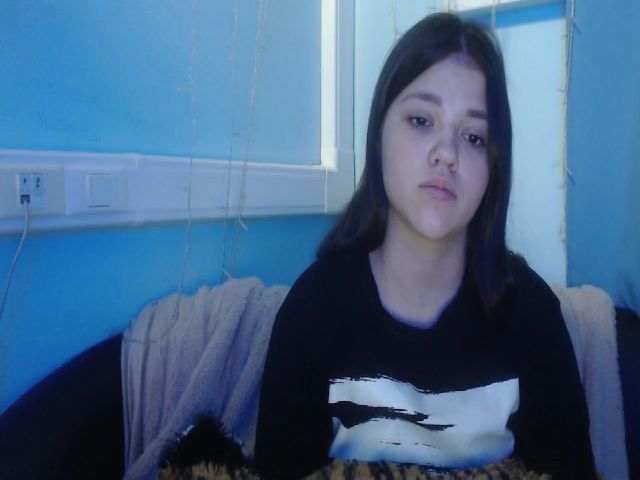 Live sex webcam photo for Emma_One1 #271414445