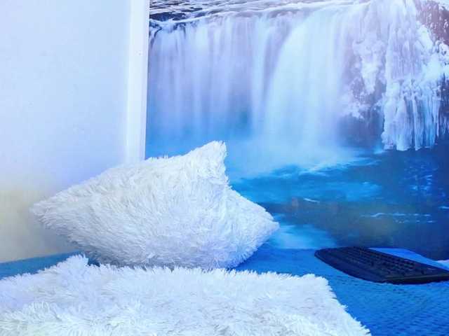 Live sex webcam photo for moonn-26 #271413769