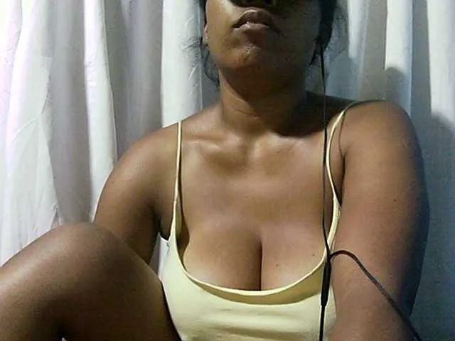 Live sex webcam photo for MIRANDAW #271421863