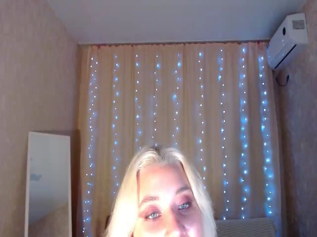 Live sex webcam photo for Star_Laura #271423273