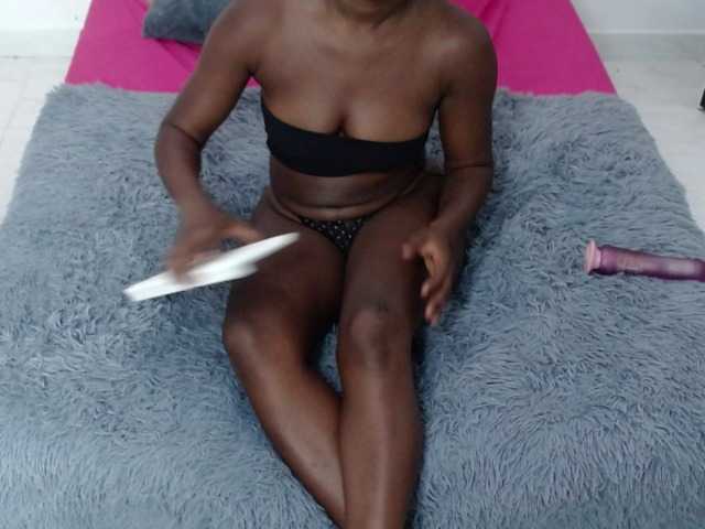 Live sex webcam photo for LinsayStar #271413861