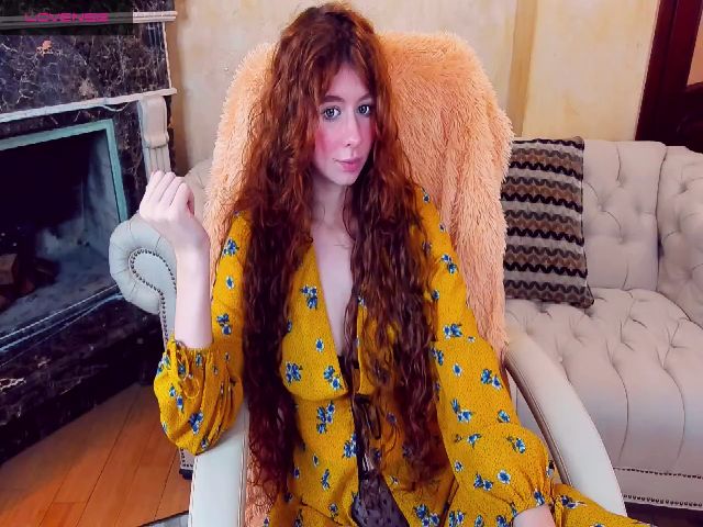 Live sex webcam photo for LillianCurly #271423688