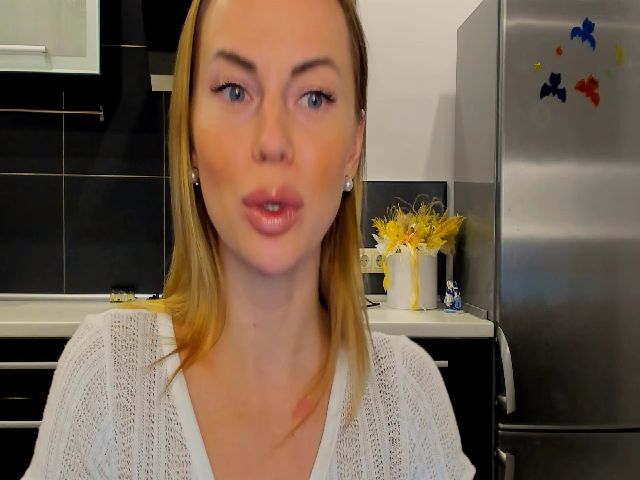 Live sex webcam photo for Lexie_Shore #271423696