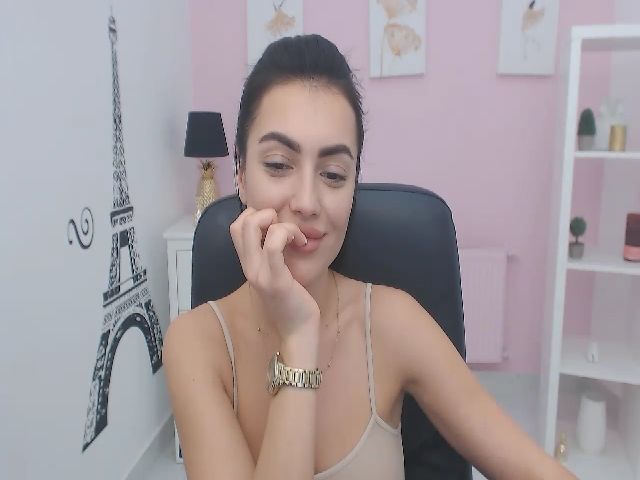 Live sex webcam photo for HanaSamuel #271415387