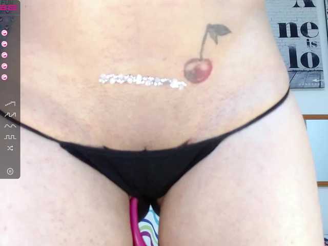 Live sex webcam photo for corypretty #271421739