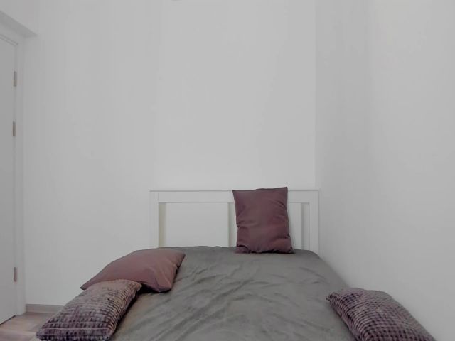 Live sex webcam photo for LexiRoseee #271415760