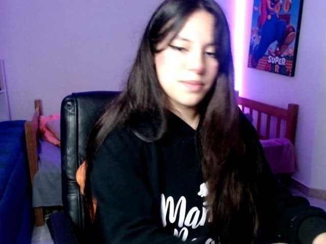 Live sex webcam photo for lorelunna #271413658