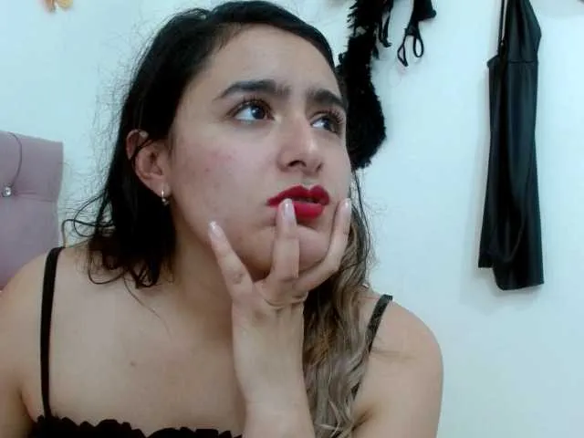 Live sex webcam photo for meridasweet #271422045