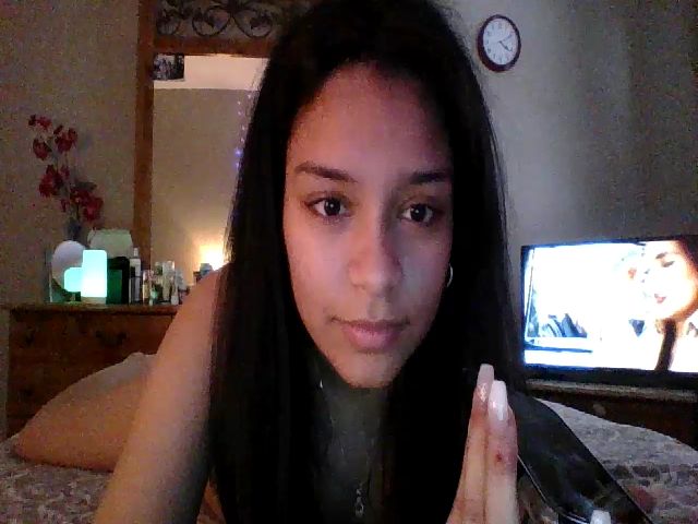 Live sex webcam photo for Adrianaxo1 #271423565