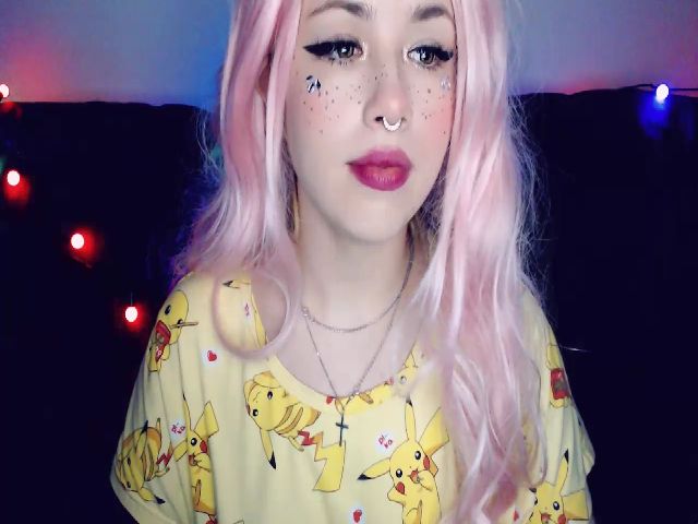 Live sex webcam photo for YUMMY_TIFFANI #271412109