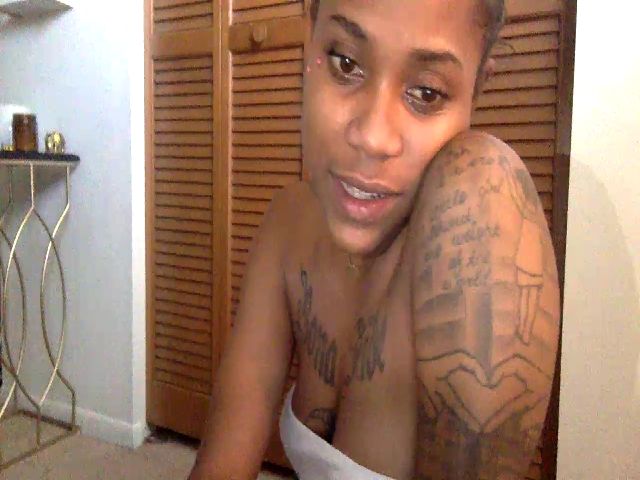 Live sex webcam photo for AubreyBrixton #271418608