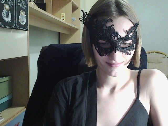 Live sex webcam photo for Xsandrasy #271419472