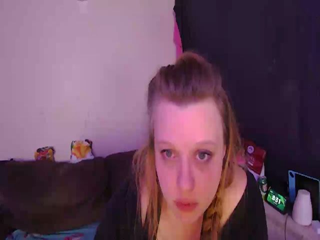 Live sex webcam photo for KissedPixie #271411203