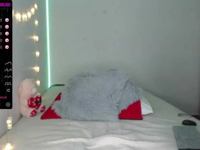 Live sex webcam photo for SaraaRousse #271417599