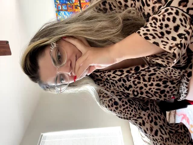 Live sex webcam photo for VickyPrada #271422655