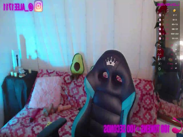 Live sex webcam photo for Alee_17 #271422810